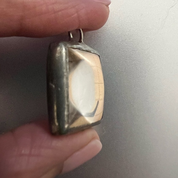 Notebook Initial square glass bubble pendant - Picture 4 of 8